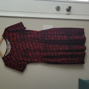 EUC LuLaRoe Amelia in Black & Red Abstract Print with Pockets